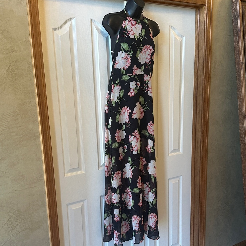 Forever 21 Black Floral Maxi Dress